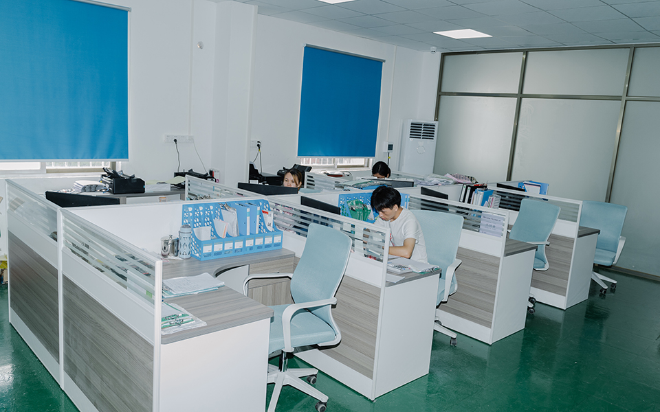 二楼跟单办公室